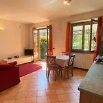 Appartement The Children Smile- With Private Garden Colico