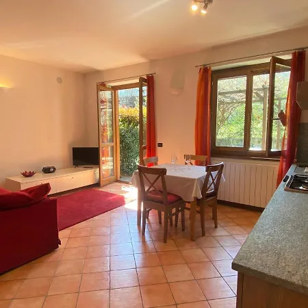 Apartment The Children Smile- With Private Garden Colico